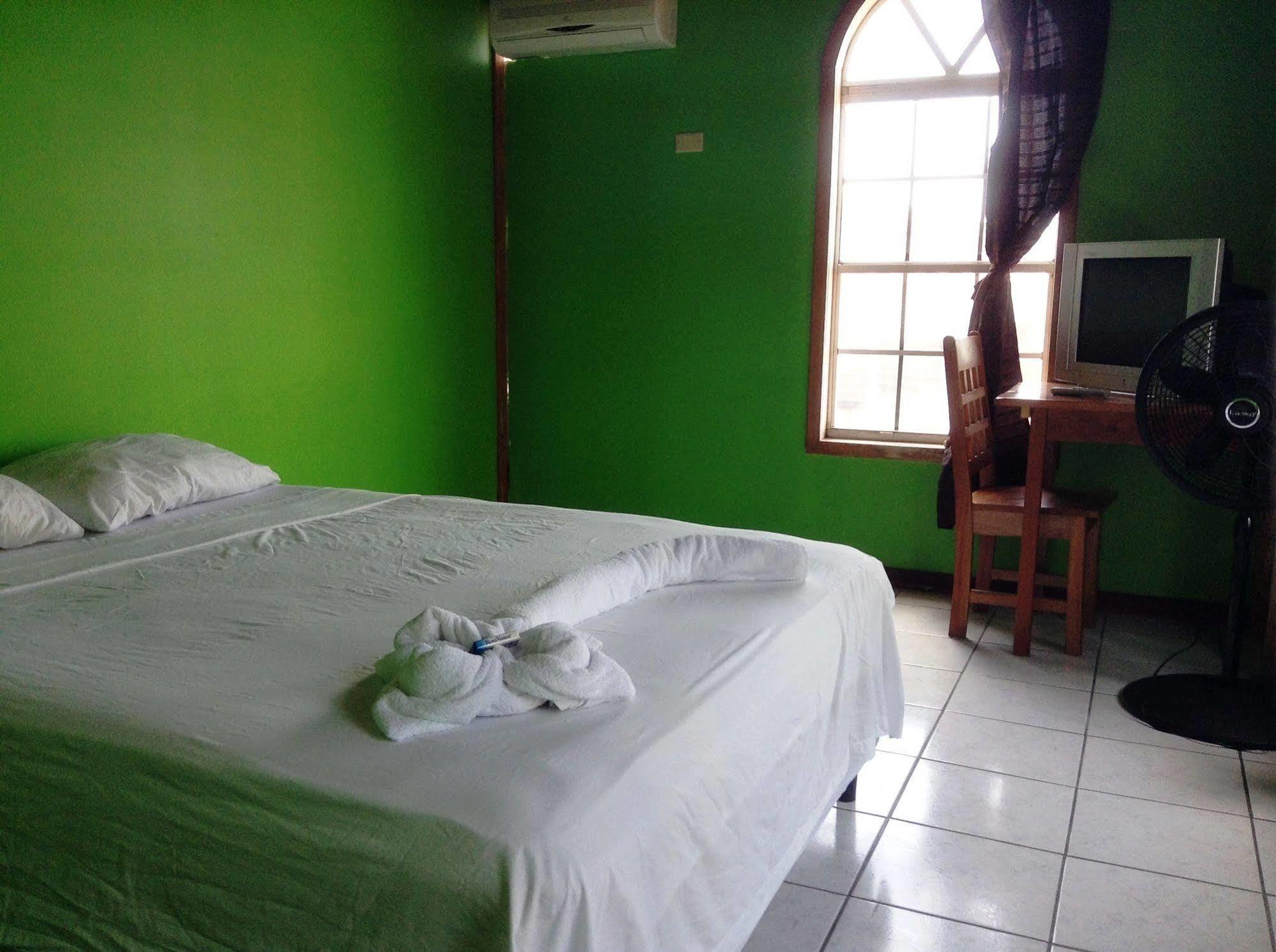Amelia Guest House 圣佩德罗 外观 照片